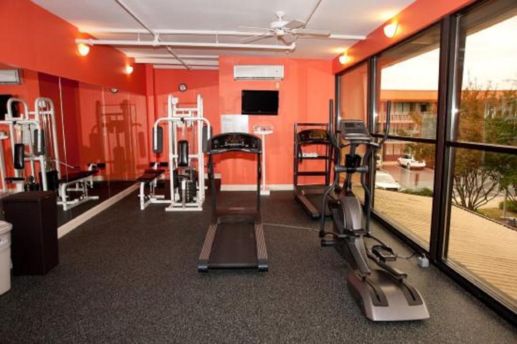 Baymont By Wyndham Fayetteville Fort Bragg Area Екстер'єр фото