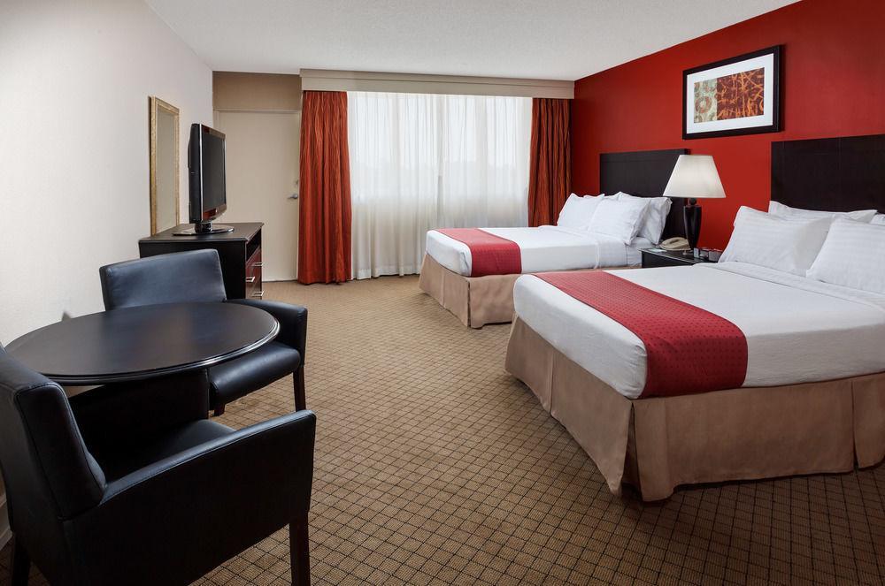 Baymont By Wyndham Fayetteville Fort Bragg Area Екстер'єр фото