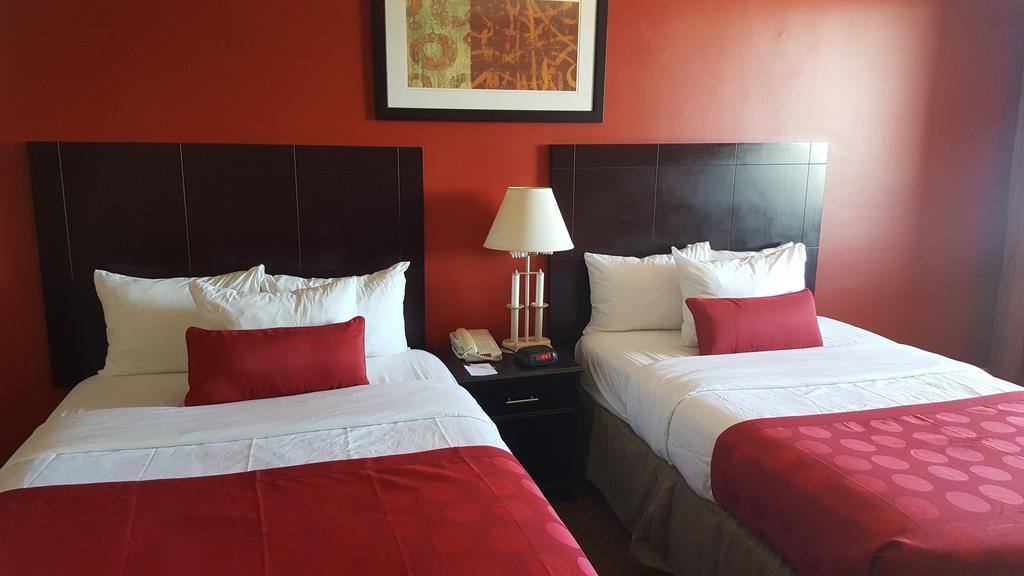 Baymont By Wyndham Fayetteville Fort Bragg Area Екстер'єр фото