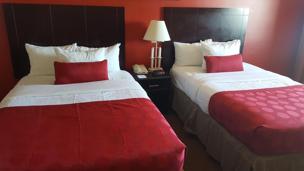 Baymont By Wyndham Fayetteville Fort Bragg Area Екстер'єр фото