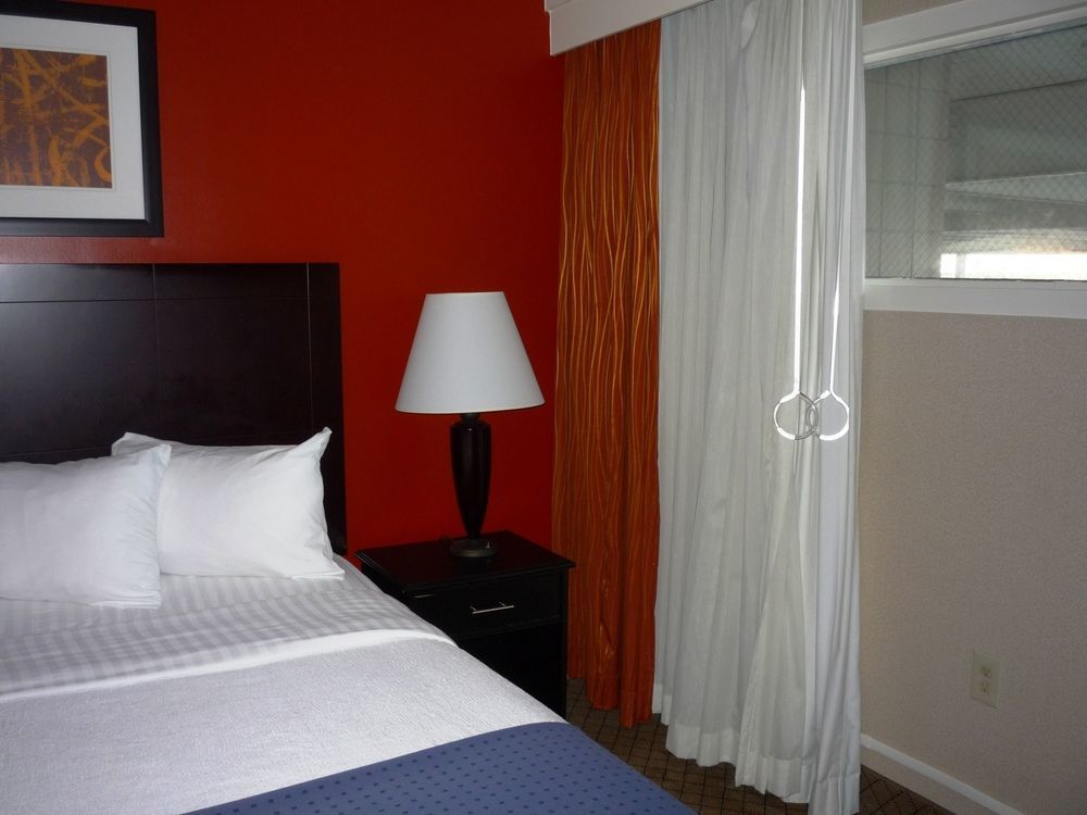 Baymont By Wyndham Fayetteville Fort Bragg Area Екстер'єр фото