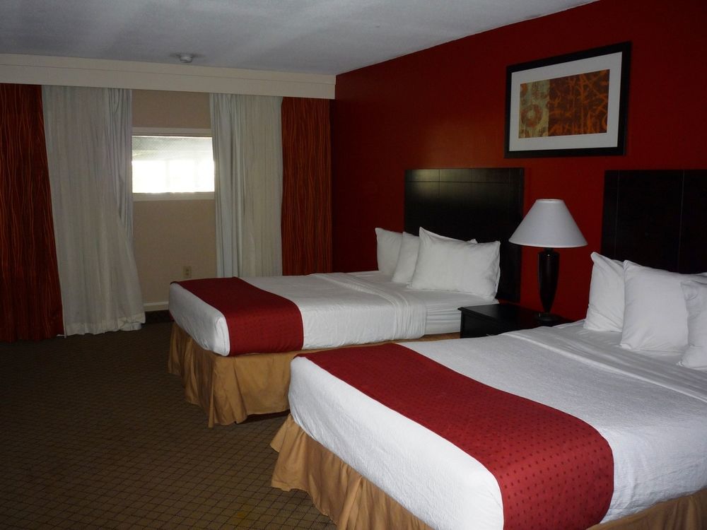 Baymont By Wyndham Fayetteville Fort Bragg Area Екстер'єр фото