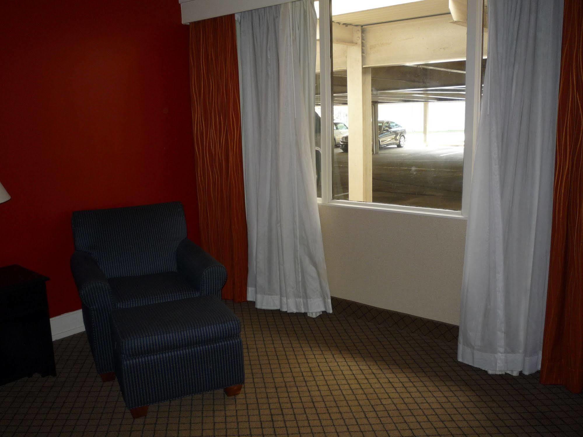 Baymont By Wyndham Fayetteville Fort Bragg Area Екстер'єр фото