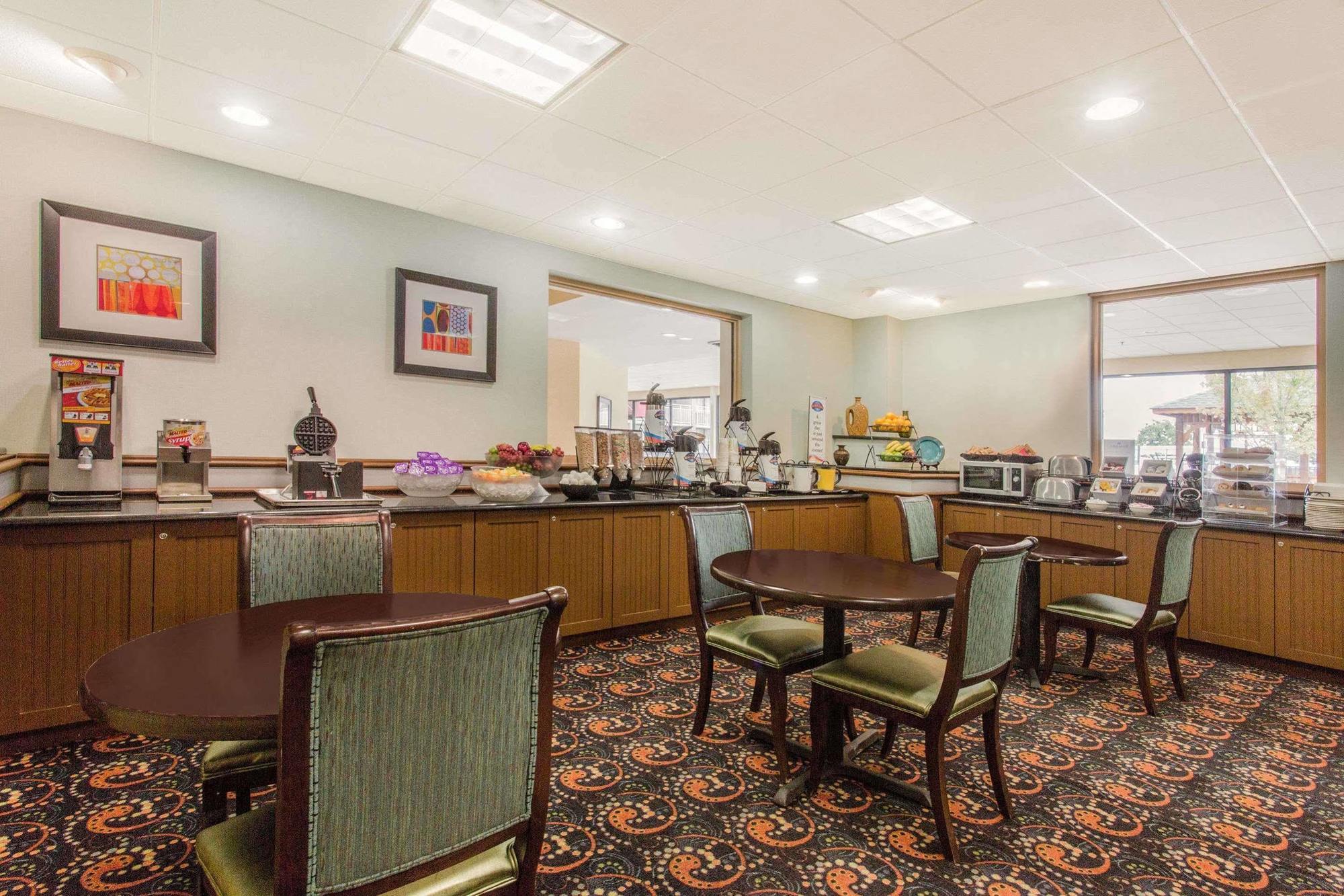 Baymont By Wyndham Fayetteville Fort Bragg Area Екстер'єр фото