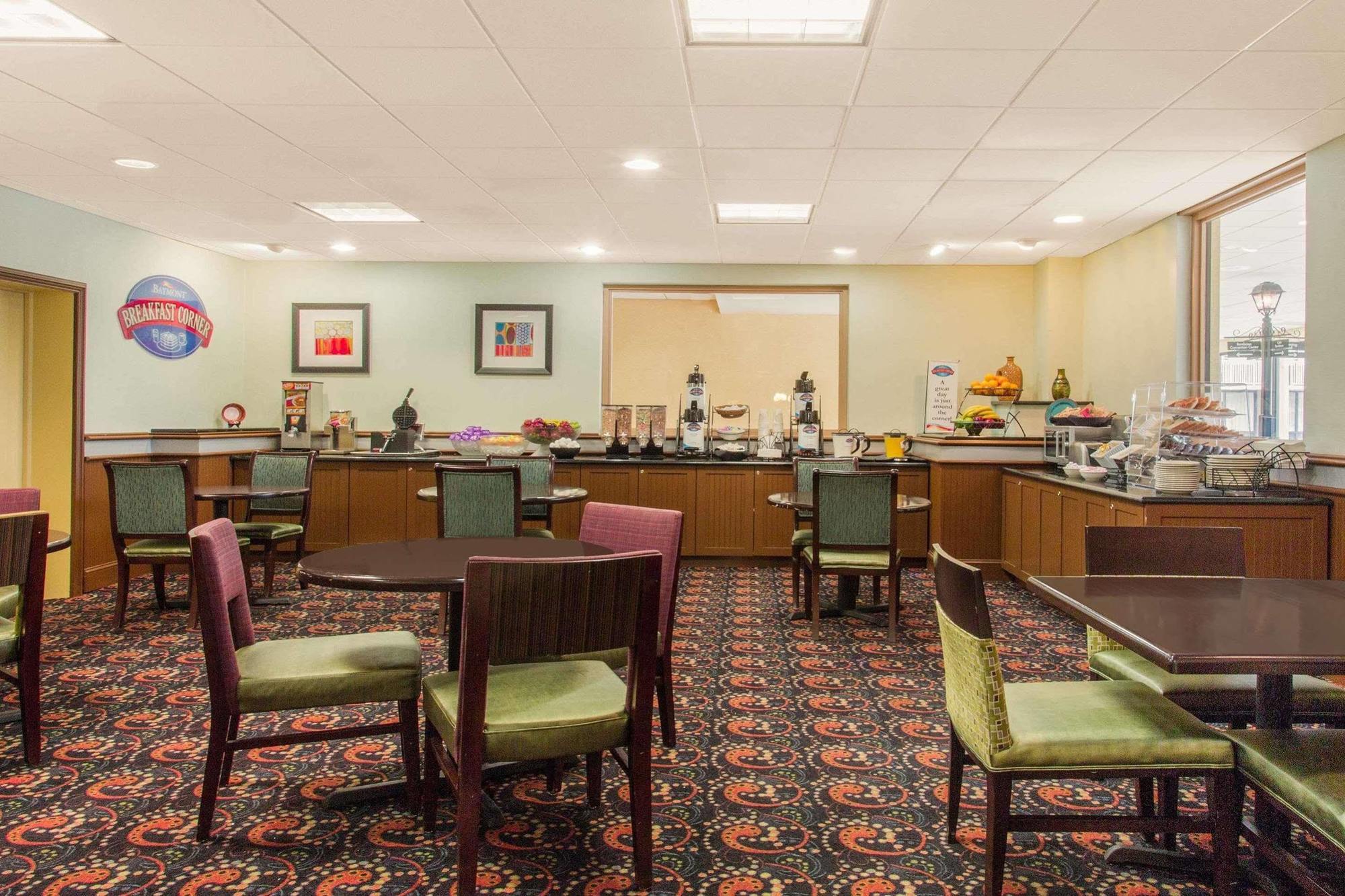 Baymont By Wyndham Fayetteville Fort Bragg Area Екстер'єр фото