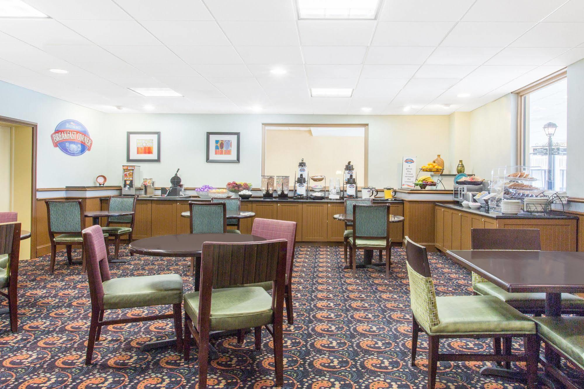 Baymont By Wyndham Fayetteville Fort Bragg Area Екстер'єр фото