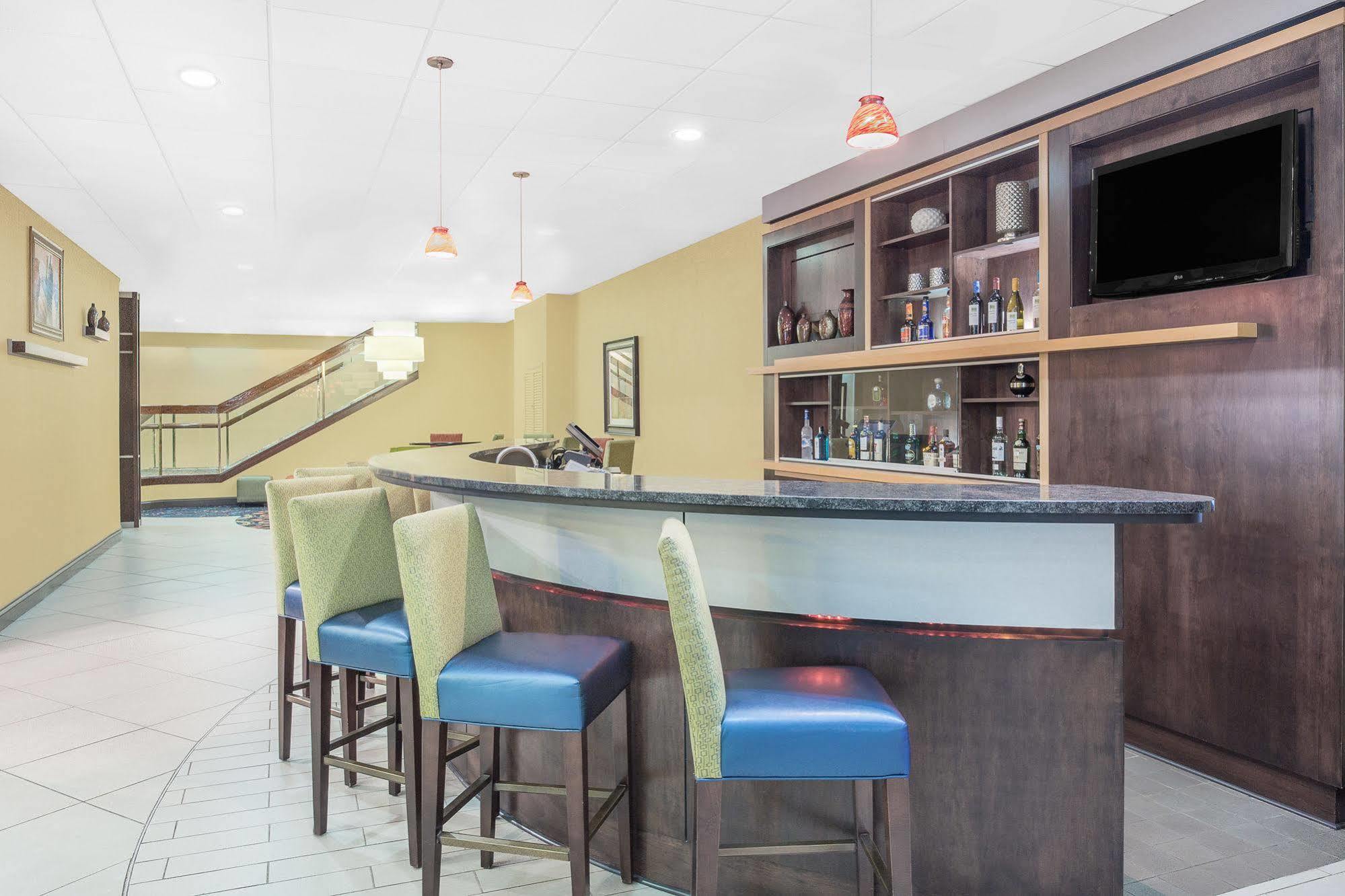 Baymont By Wyndham Fayetteville Fort Bragg Area Екстер'єр фото